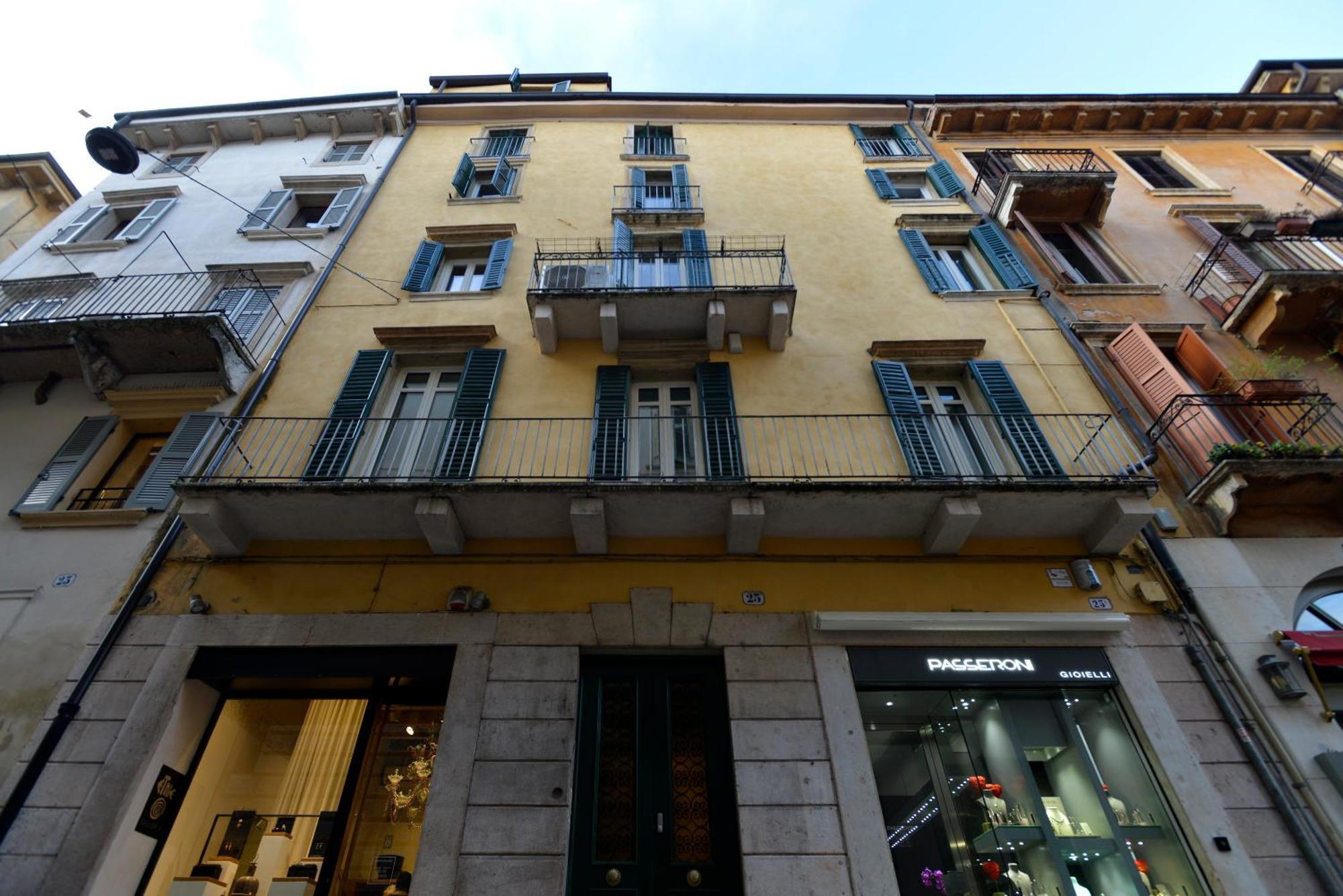 Apartament Giallo Dalia By Maison 73 Werona Zewnętrze zdjęcie